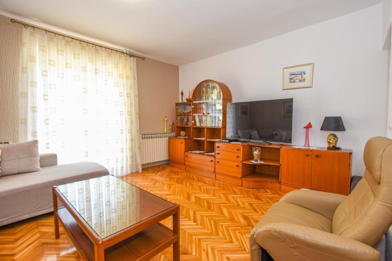 Apartmani Marija Ljubica Pag Town Exterior foto